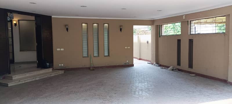 Upper Portion Of One Kanal Available For Rent In DHA Phase 3 7