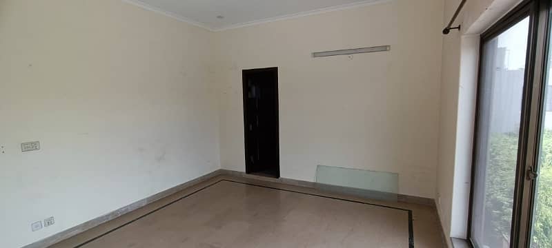 Upper Portion Of One Kanal Available For Rent In DHA Phase 3 8