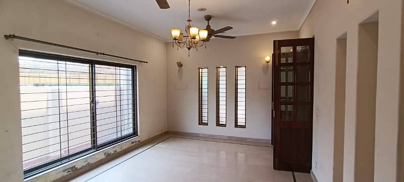 Upper Portion Of One Kanal Available For Rent In DHA Phase 3 14