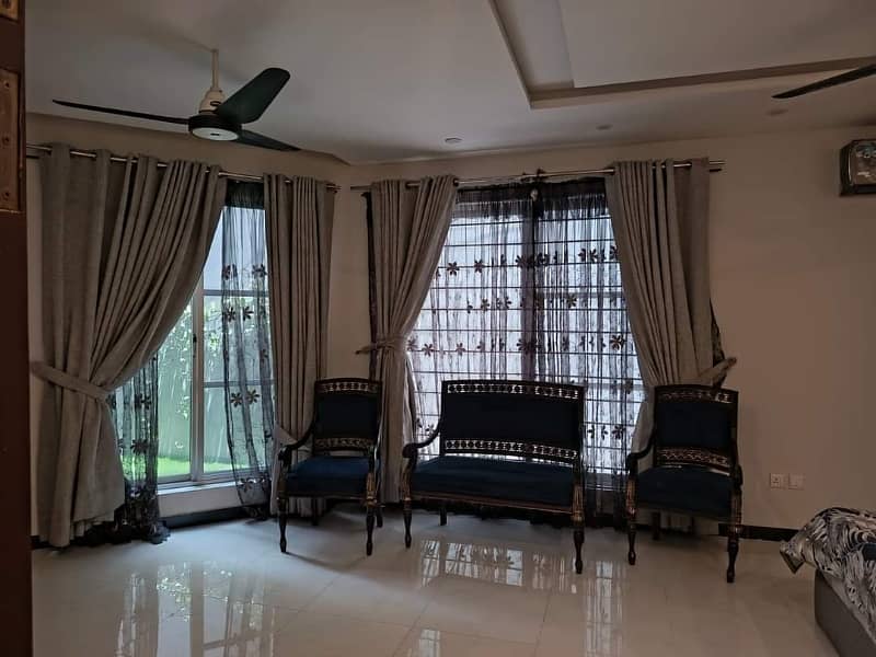 1 Kanal Luxurious Portion For Rent 7