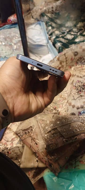 i am selling my oppo reno 11 f 1