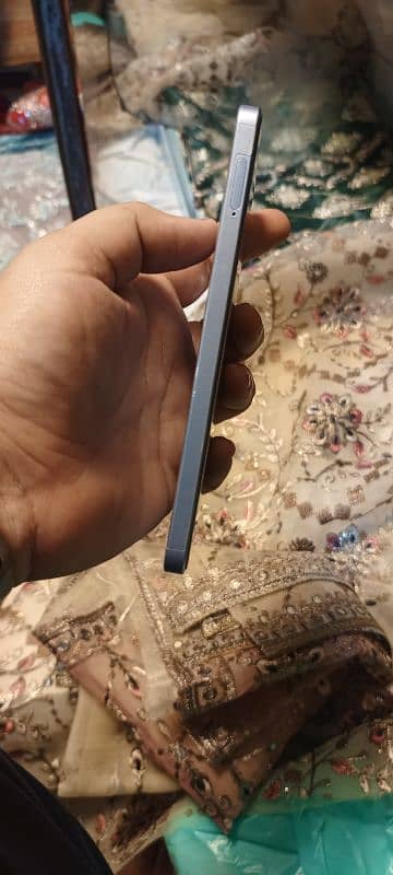 i am selling my oppo reno 11 f 2