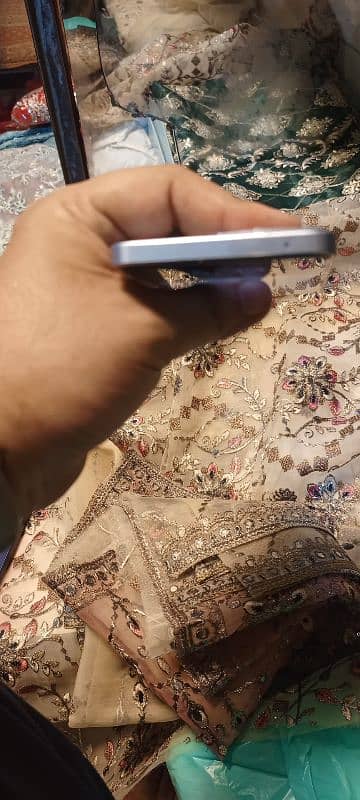 i am selling my oppo reno 11 f 3