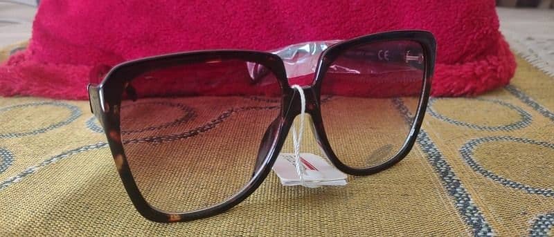 Men's and Women's Glasses 10