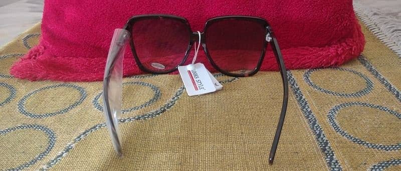 Men's and Women's Glasses 14