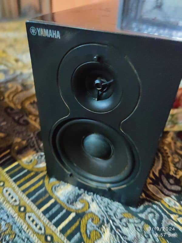 Yamaha speaker 1