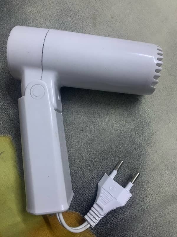 urgent sale hair dryer in good condition 3