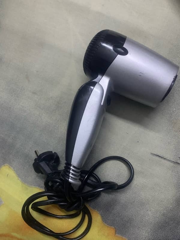 urgent sale hair dryer in good condition 5