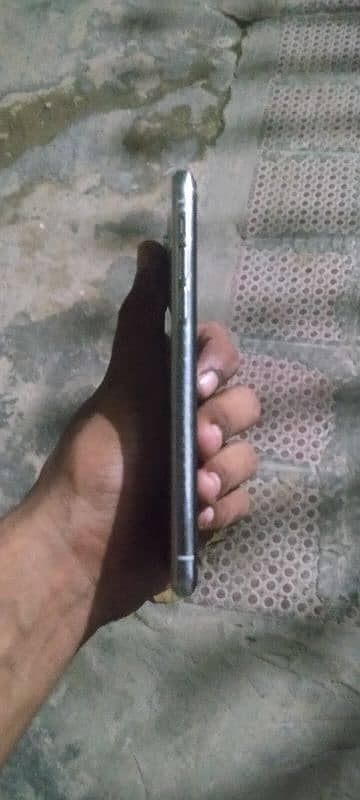 iphone 256 gb non pta good condition 2