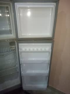 Dawlance refrigerator(fridge)