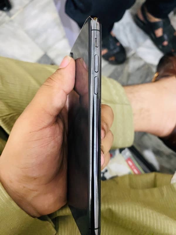 iphone x 256 gb pta approved  btry hlth 71 10/8.5baki all ok h 4