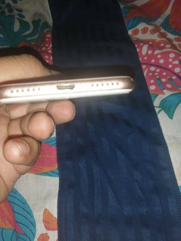 iphone 8 PTA 64gb 4