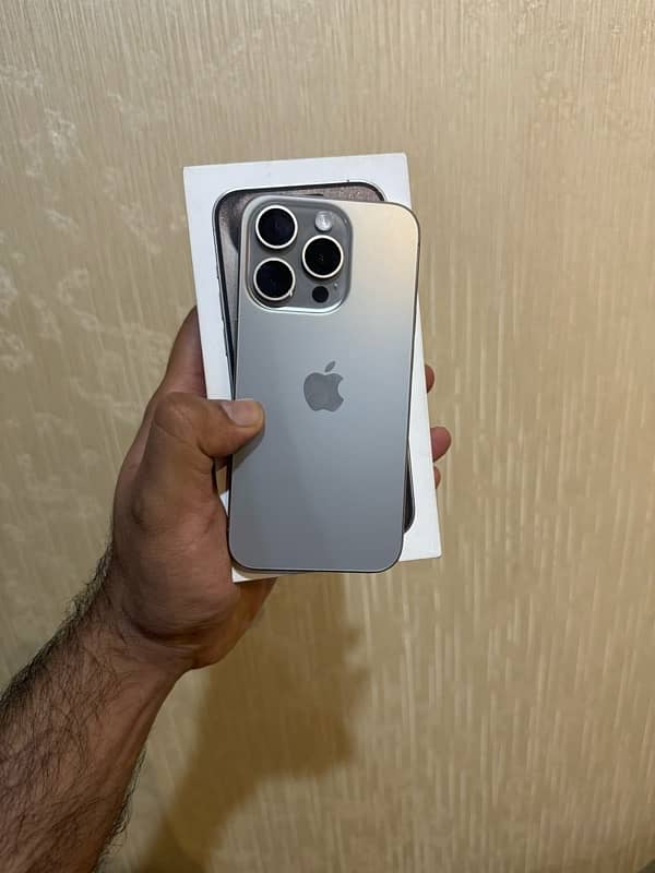 iphone 15pro 1TB Natural Titanium 0