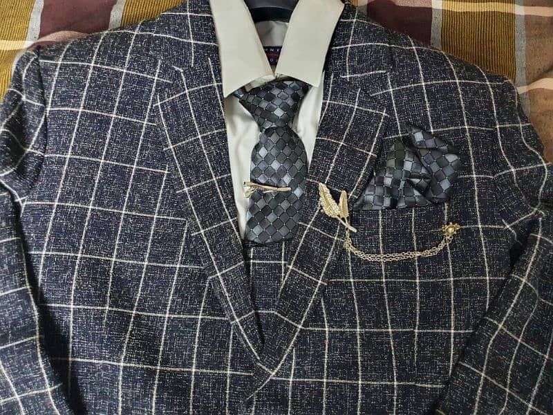 Complete 3 Piece Suit With All Accessories without Shoes 2 Times Used 2