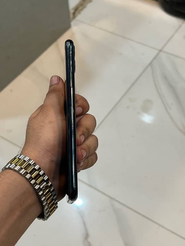 Iphone 11 pro max 5