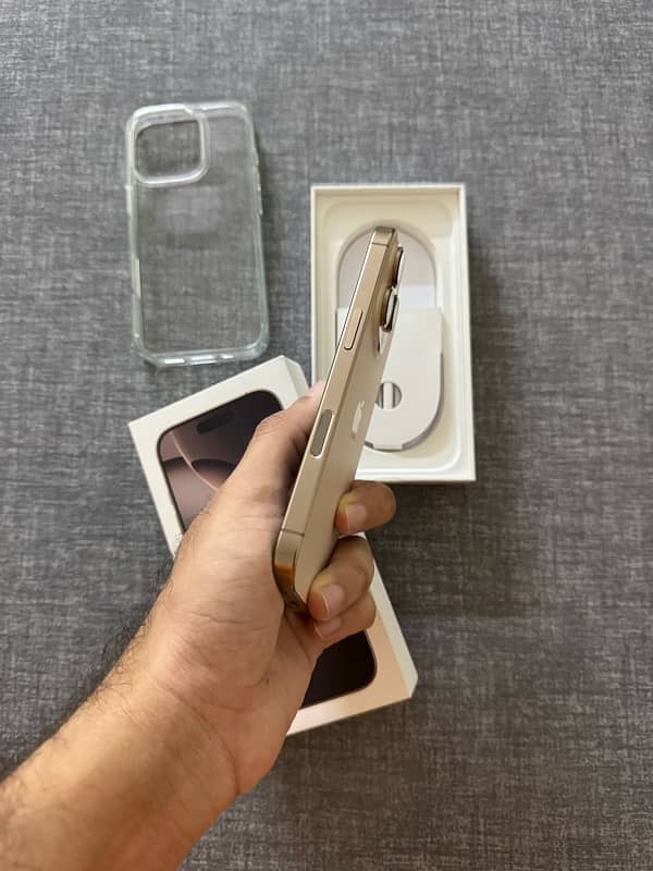 iPhone 16 Pro 256gb Complete Box HK Desert Titanium 1