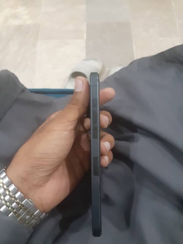 iphone 15 pro max / price 2lac 10 thousand 4