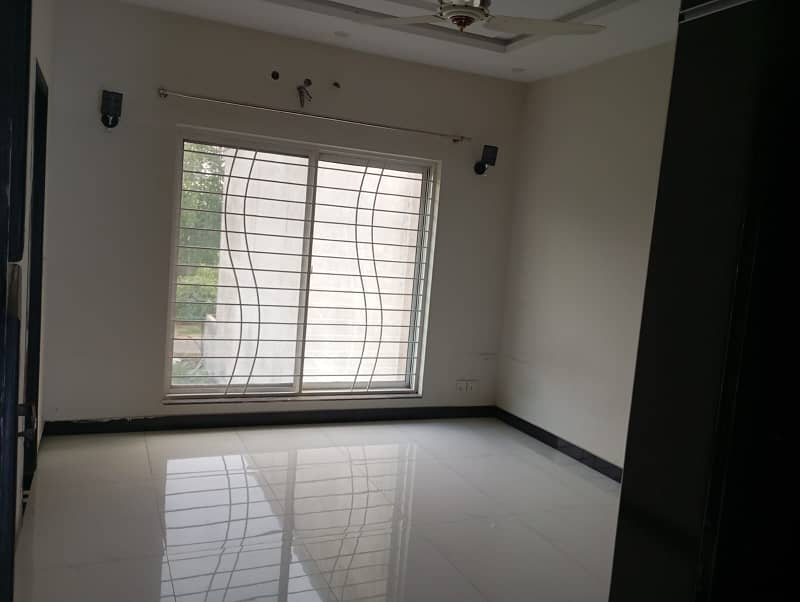 8 MARLA UPPER PORTION WITH GAS AVAILABLE FOR RENT IN DHA RAHBER 11 SECTOR 1 BLOCK A 2