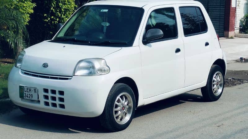 Daihatsu Esse 2010 4