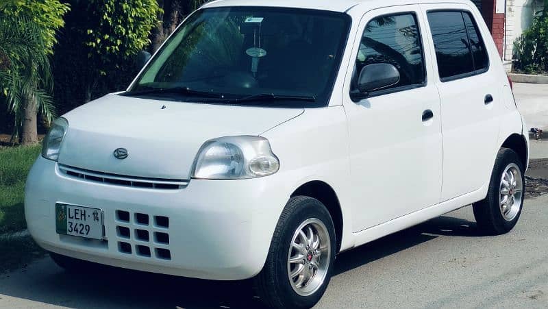 Daihatsu Esse 2010 5