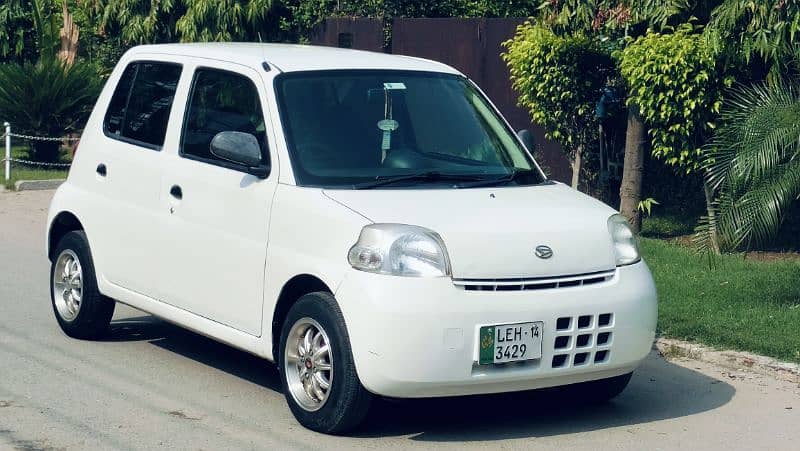 Daihatsu Esse 2010 18