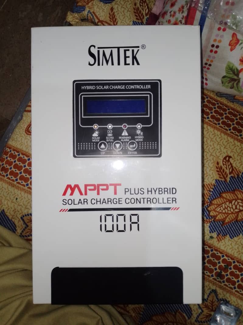 Simtek 12V/24V 100A Mppt Hybrid solar charger 0