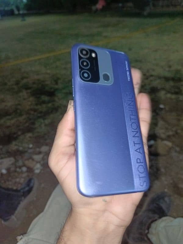 tecno spark 8c 4+2 gb ram 128 gb 0