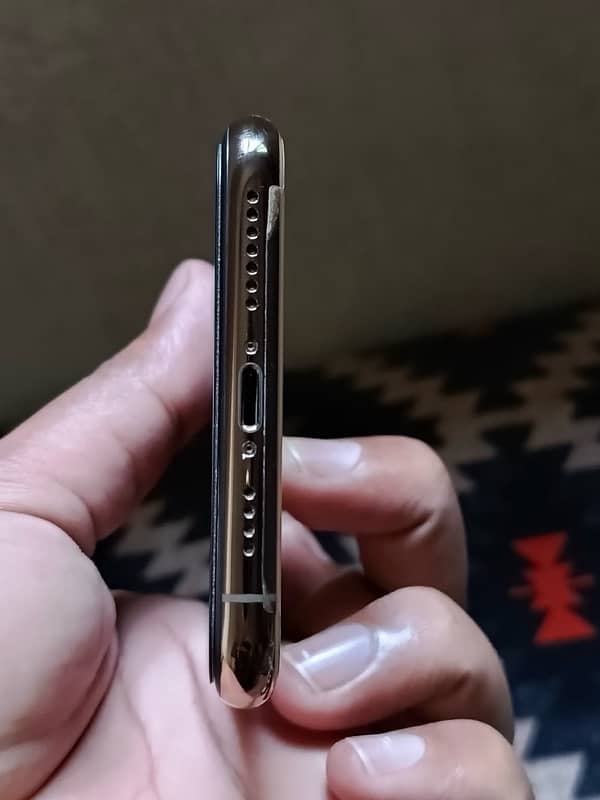 Iphone 11 Pro max Jv non pta in lush condition in 92 battery health 4