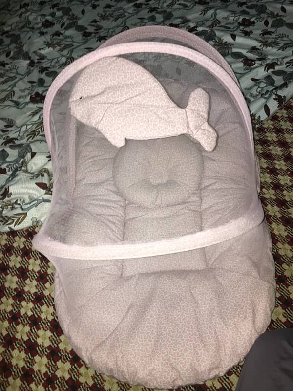 baby sleeping cot 1