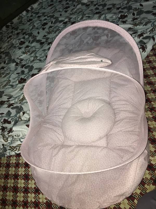 baby sleeping cot 2