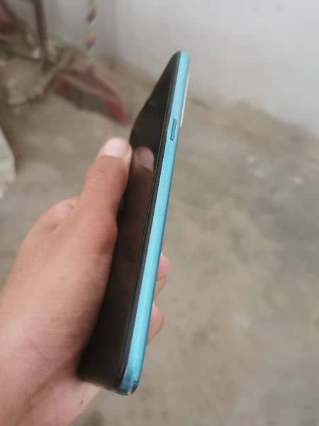 realme 5i 4