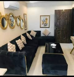 1 Bedroom VIP Full furnish flat per day available in Bahria town Lahore 0