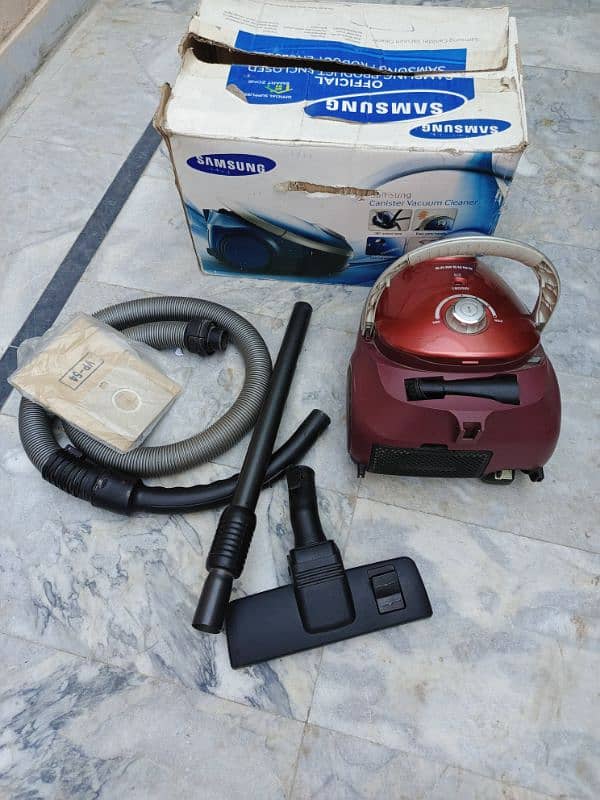 Samsung Vacuum Cleaner, Lightly Used, with Original Accessories" 2