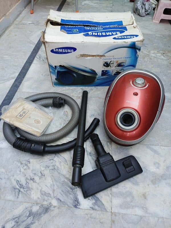 Samsung Vacuum Cleaner, Lightly Used, with Original Accessories" 3