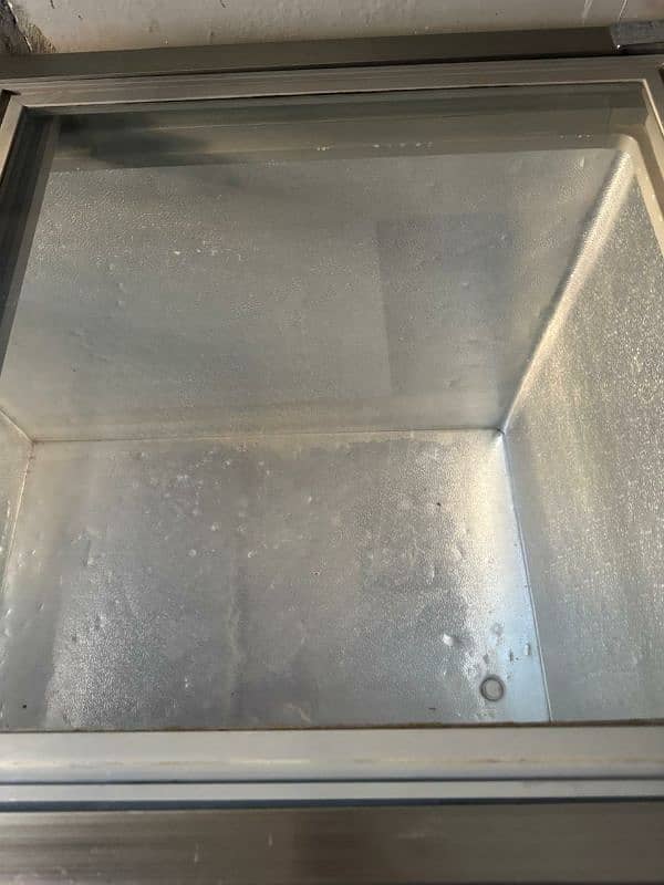 Varioline deep freezer available with good condition 3