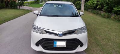 Toyota Corolla Axio Hybrid 1.5 2015