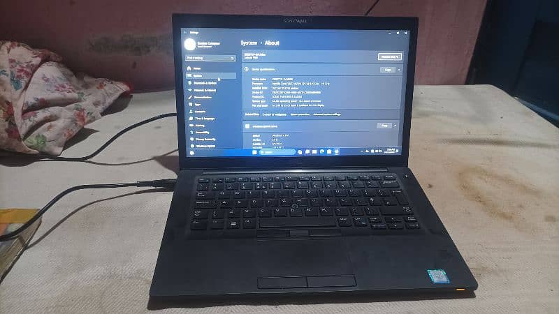 Dell laptop latitude 7490 i7 8th generation 32 gb 500 gb m2 sata 1