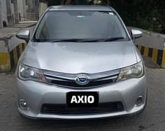 Toyota Corolla Axio Hybrid 2013