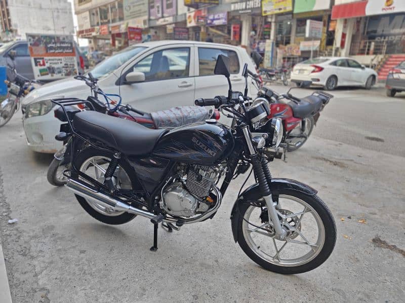 Suzuki  GS 150 SE model 2021 4