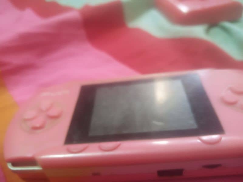 I selling my pvp family game console good  condition but no battery 4