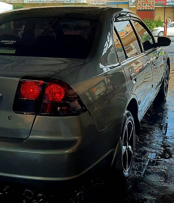 Honda Civic EXi 2004 4