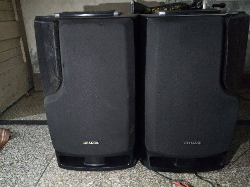 Aiwa 8" Speakers 4 Way 2