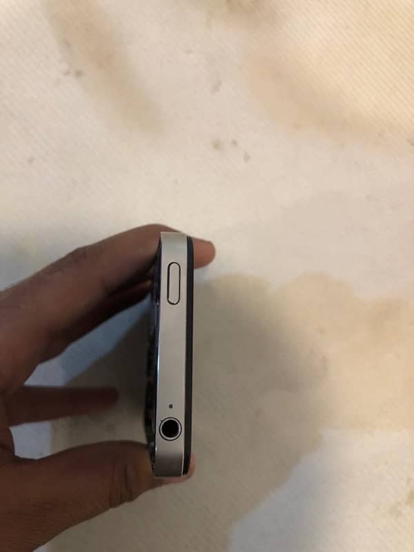 iPhone 4 nonpta battery nahi ha all ok mobile for sale 2