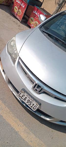 Honda Civic Prosmetic 2009 model. . like a new car.  non accident 7