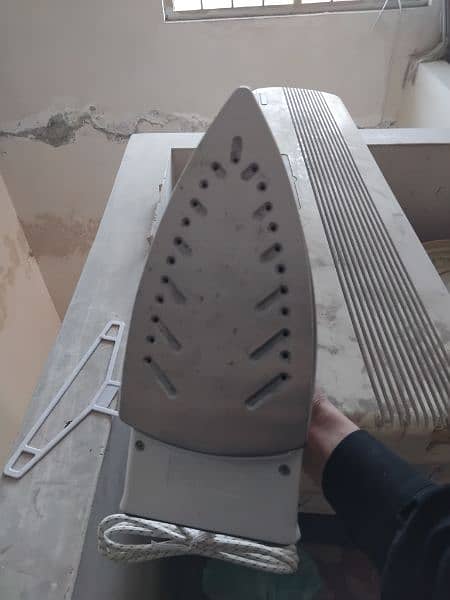 dry and steam iron 1