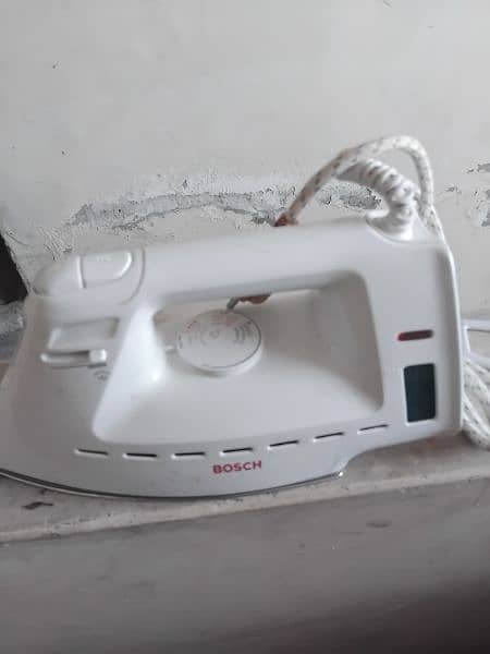 dry and steam iron 4