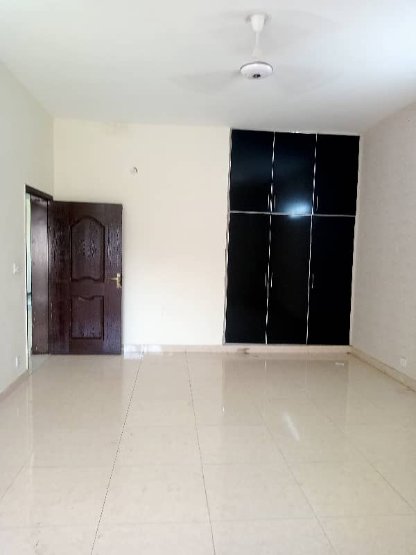 3 Bed House Available For Sale in Askari 11 Lahore Pakistan 11