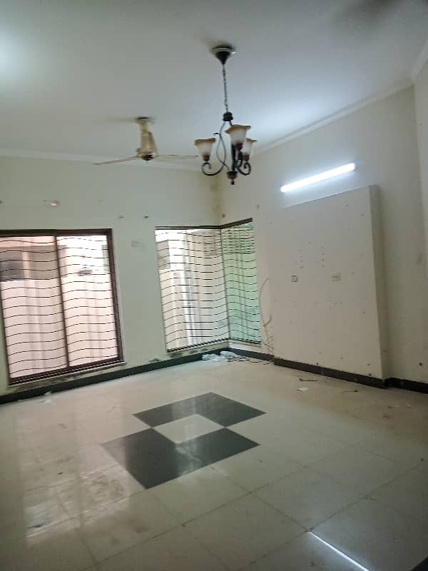 3 Bed House Available For Sale in Askari 11 Lahore Pakistan 21