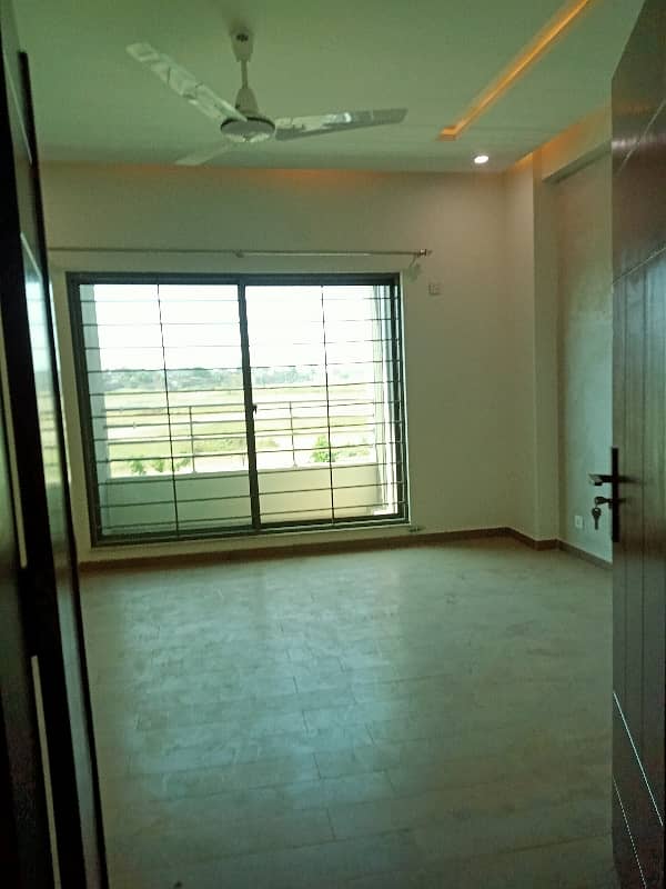 3 Bed Apartment Available for Sale in Askari 11 Lahore 7