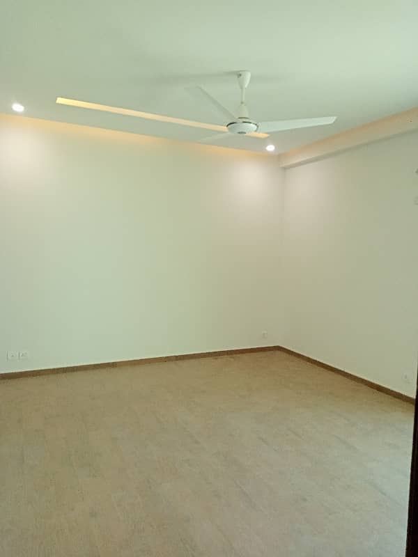 3 Bed Apartment Available for Sale in Askari 11 Lahore 18